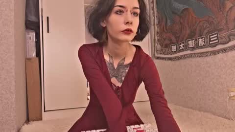 Snapshot of frau_basted chatting on October 19, 9:33 am mistress Bastet and  mintcola online show from October 19, 9:33 am