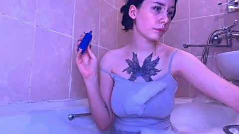 Snapshot of frau_basted chatting on December 18, 5:00 pm mistress Bastet and  mintcola online show from December 18, 5:00 pm