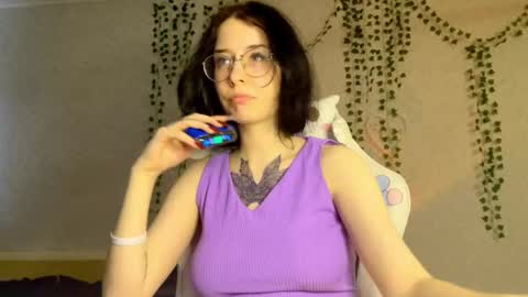 Snapshot of frau_basted chatting on March 1, 10:13 am mistress Bastet and  mintcola online show from March 1, 10:13 am