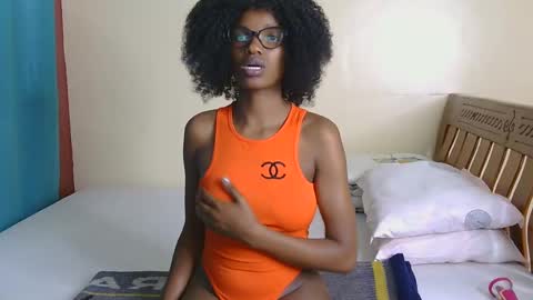 Nessa-Independent model online show from December 12, 9:37 pm