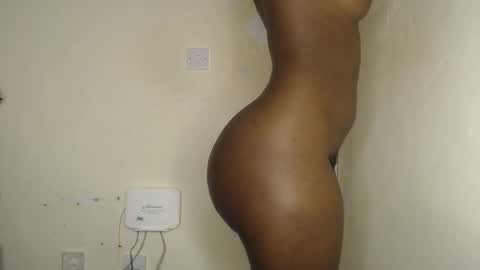 Snapshot of freaky_ass chatting on November 1, 2:48 am Berry online show from November 1, 2:48 am