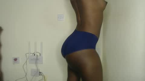 Snapshot of freaky_ass chatting on February 10, 1:24 am Berry online show from February 10, 1:24 am