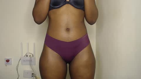 Snapshot of freaky_ass chatting on January 18, 2:33 pm Berry online show from January 18, 2:33 pm