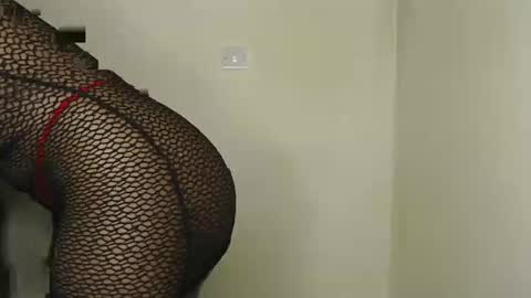 Snapshot of freaky_ass chatting on December 19, 10:00 pm Berry online show from December 19, 10:00 pm