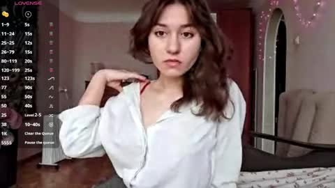 Mia online show from March 29, 8:46 am