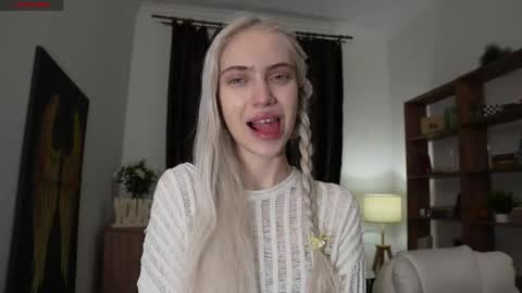 Freya online show from April 16, 8:08 pm