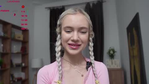 Freya online show from March 27, 8:42 pm