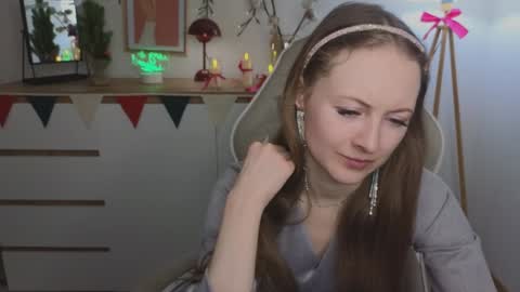 Freya online show from December 24, 3:58 pm