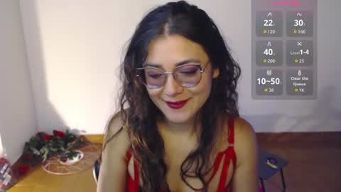 freyarouge online show from June 14, 5:02 pm