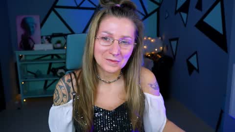 Frida Tander online show from December 16, 9:03 am