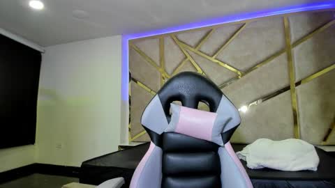 Frreya  online show from November 2, 2:37 am