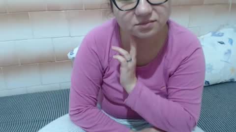 Ella online show from December 5, 6:10 am