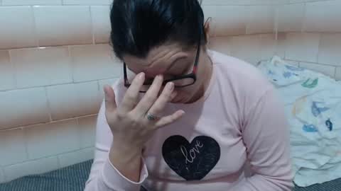 Ella online show from December 4, 6:33 am