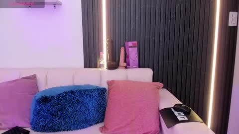 gabrielaa_miller_ online show from September 9, 7:46 pm