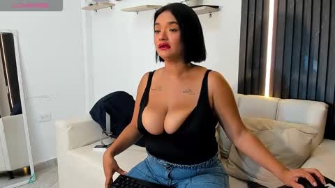 gabrielaa_miller_ online show from November 3, 7:18 pm