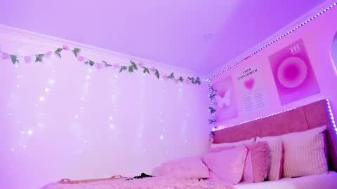   online show from April 13, 4:25 am