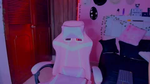 gabyye capprins online show from September 29, 1:22 am