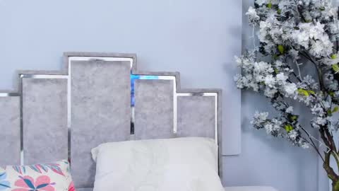 gabyyjones online show from March 12, 11:31 am