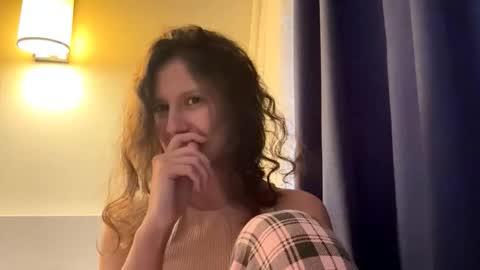 Snapshot of genevivegrippen chatting on October 31, 2:21 pm SofiBloom online show from October 31, 2:21 pm