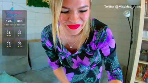 Anna online show from December 11, 11:30 am