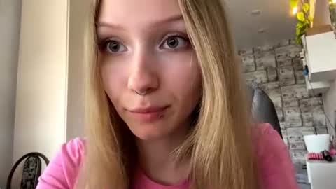 Sophie online show from July 1, 9:31 am