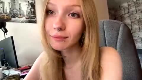 Sophie online show from June 24, 5:39 am
