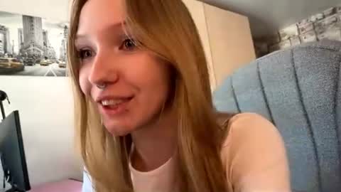 Sophie online show from June 29, 4:52 am