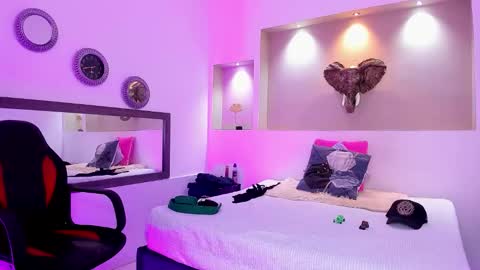 Your Girl  online show from October 28, 3:56 am