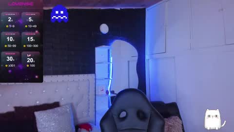 Allison  online show from February 18, 8:15 pm