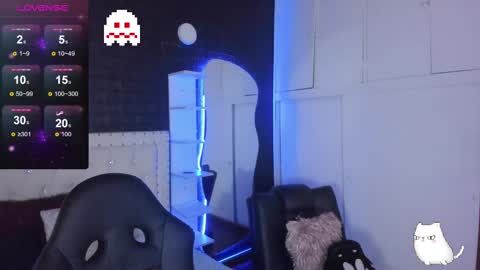 Allison  online show from February 19, 8:10 pm