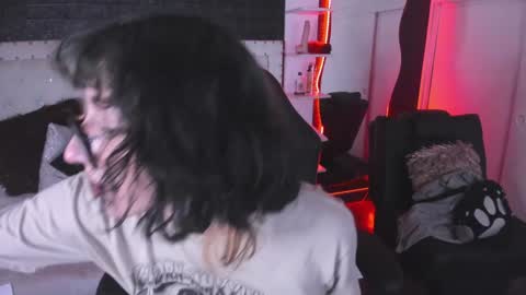 Allison  online show from January 18, 8:09 pm