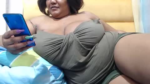 gianttitts online show from December 15, 10:18 am