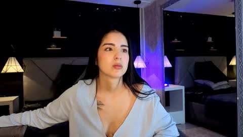 Gia online show from December 2, 2:30 pm