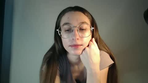 Gigi online show from December 11, 12:55 pm