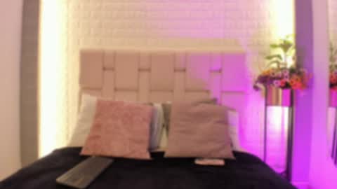 gigi_rosee online show from July 28, 11:50 am