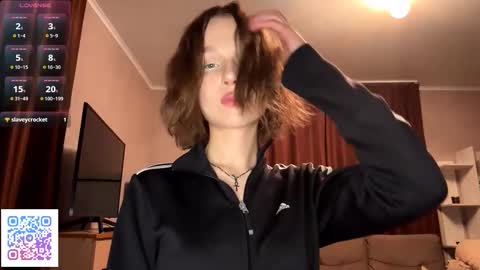 Molly online show from December 5, 7:59 pm