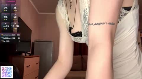 Molly online show from December 14, 8:03 pm