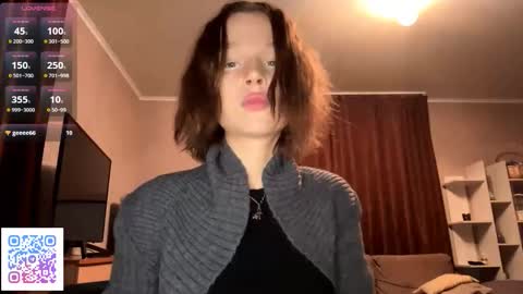 Molly online show from December 4, 7:47 pm