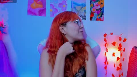 gigimooon online show from April 30, 1:27 pm