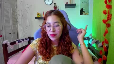 Snapshot of gigimooon chatting on February 11, 11:33 pm gigimooon online show from February 11, 11:33 pm