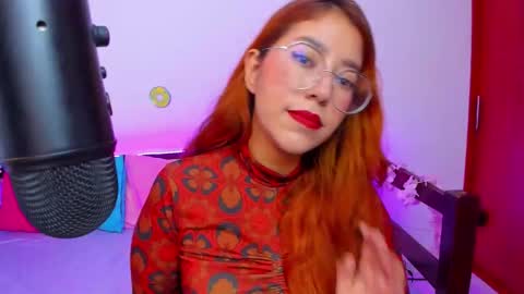 Snapshot of gigimooon chatting on September 14, 2:31 am gigimooon online show from September 14, 2:31 am