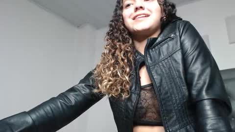 Giia  online show from November 14, 7:36 pm