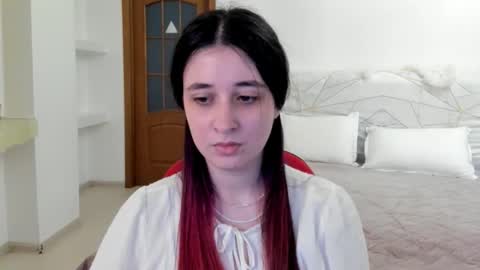 Kate online show from May 29, 9:40 am
