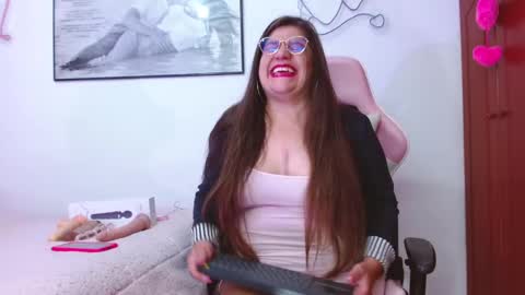 giorgina_montiere online show from December 17, 9:16 pm