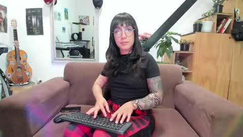 girasol1921 online show from February 26, 10:11 pm