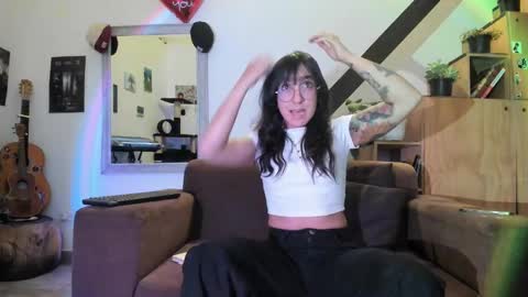 girasol1921 online show from December 30, 12:00 am