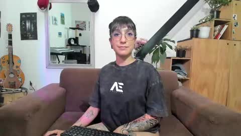 girasol1921 online show from March 3, 6:20 pm