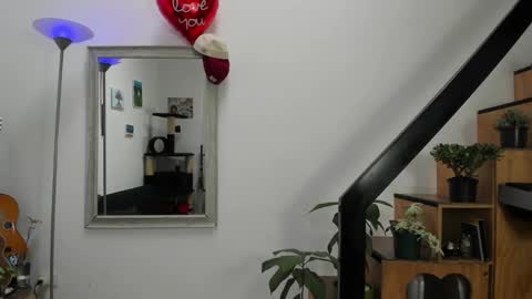 girasol1921 online show from December 3, 7:22 pm