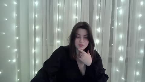 girl_leya online show from February 12, 8:40 pm