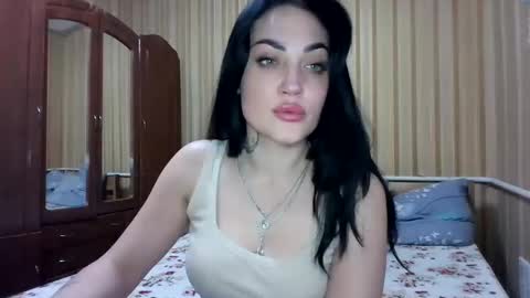girl_shy95 online show from February 11, 5:03 pm